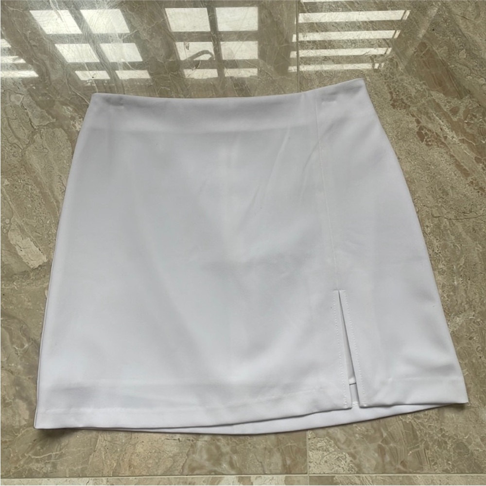 NWOT Aritzia mini
